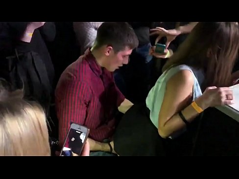 ❤️ Sex nyata dina nightclub Rusia. gadis Rusia 18 taun heubeul dina anus jeung heunceut fucked di nightclub a ️ porno dina pornosu.pornhdvideos.ru ☑